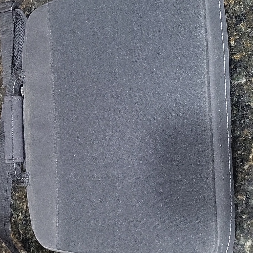 Case Logic Solid Black Nylon Padded Computer Bag … - image 6